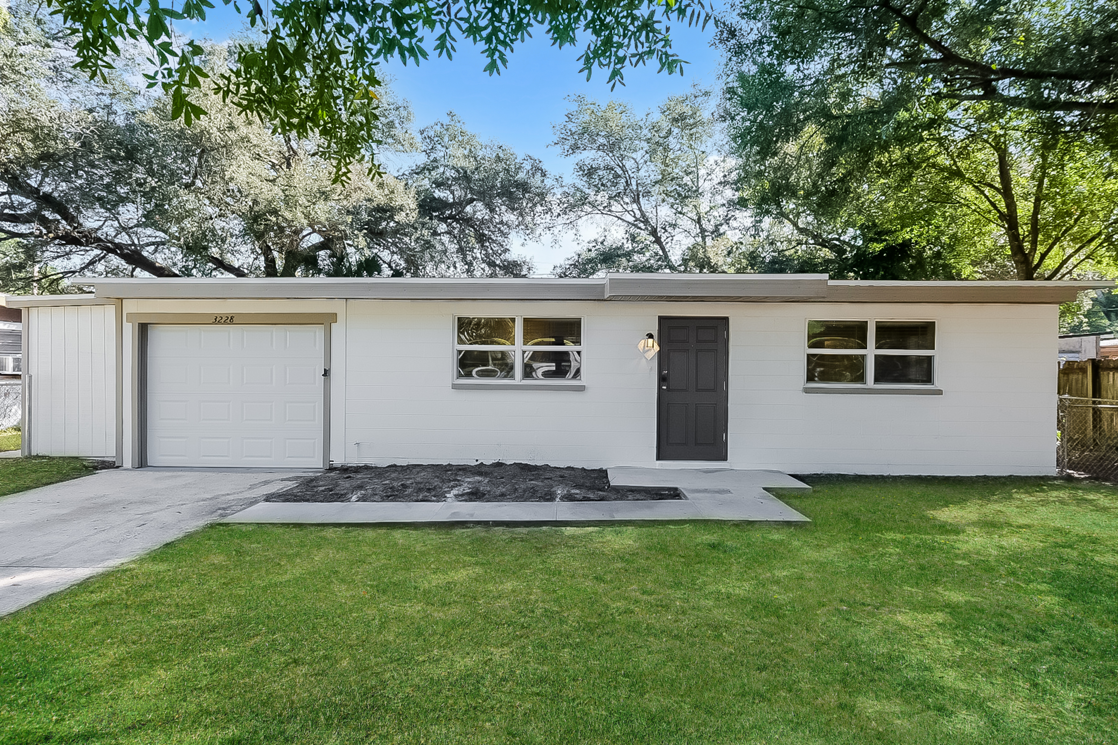 3228 CLIFFORD SAMPLE DR TAMPA, FL 33619
